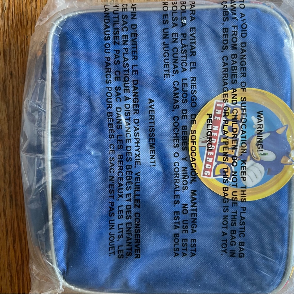 Blue Sonic Backpack/Lunchbox/Hat - Picture 4 of 7